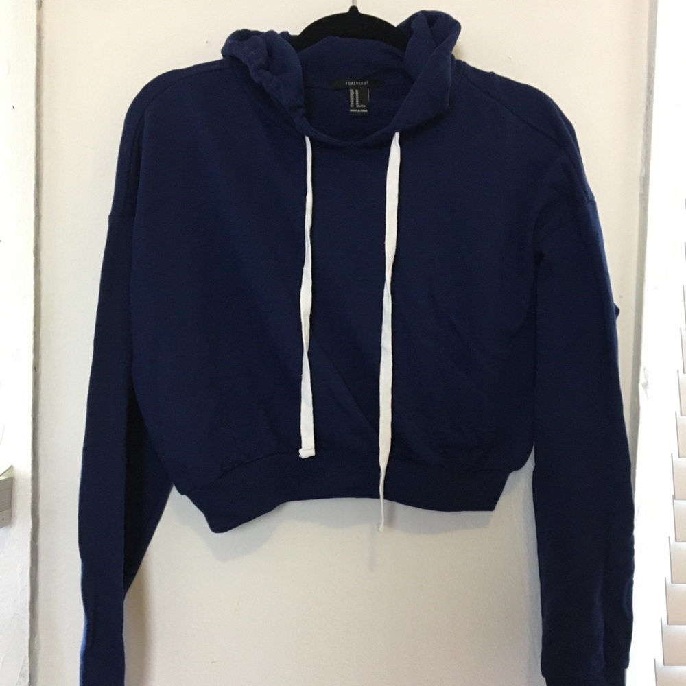 Forever 21 cropped hoodie medium